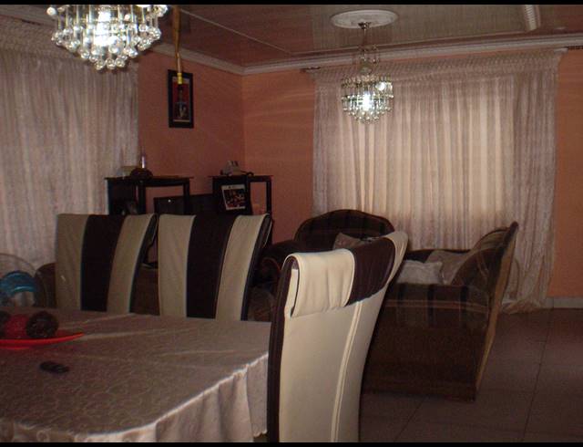 3 BEDROOM FREEHOLD SOLD IN MPOPHOMENI